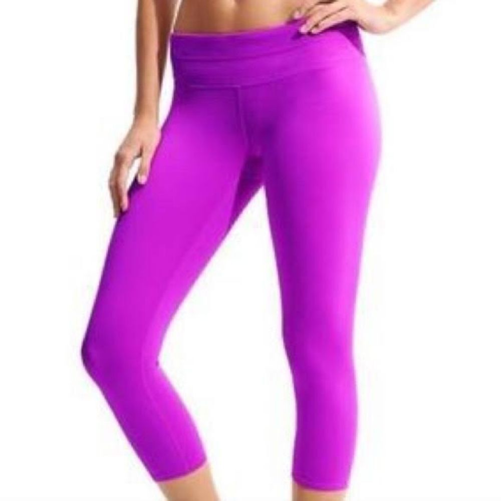Athleta Sonar Capri Leggings Neon Purple